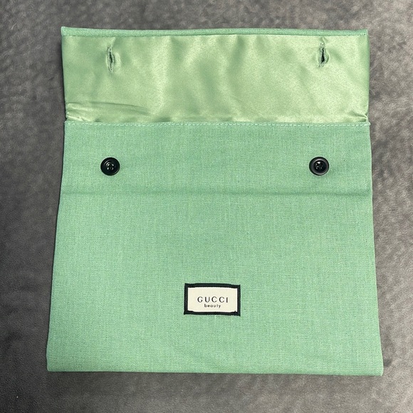 Gucci Handbags - Gucci cosmetics bag